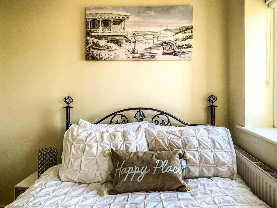 Soho Beach Apartment With Fabulous Sea View And 2 Minutes To The Beach With Free Parking And Netflix Bournemouth Exterior foto