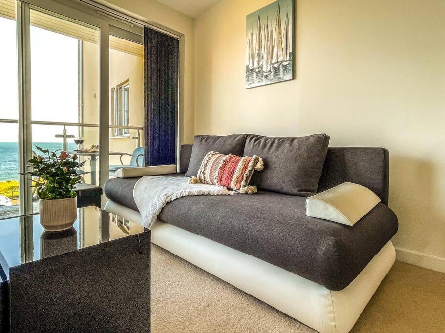 Soho Beach Apartment With Fabulous Sea View And 2 Minutes To The Beach With Free Parking And Netflix Bournemouth Exterior foto
